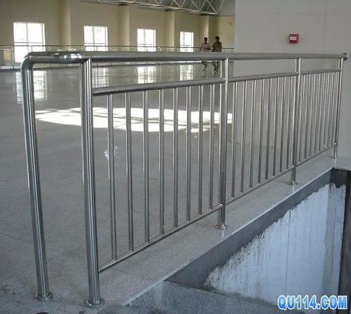 苏州钢结构玻璃楼梯剪 式楼梯价格室外不锈钢扶手价格